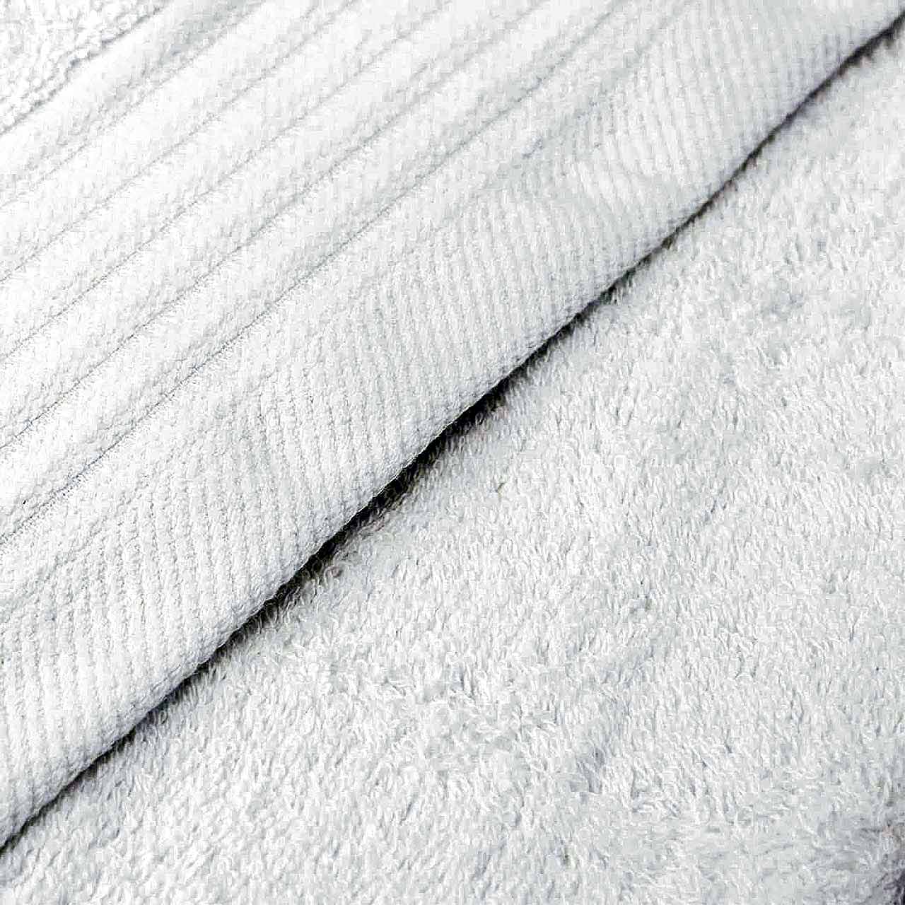 Toallas de hoteles blancas