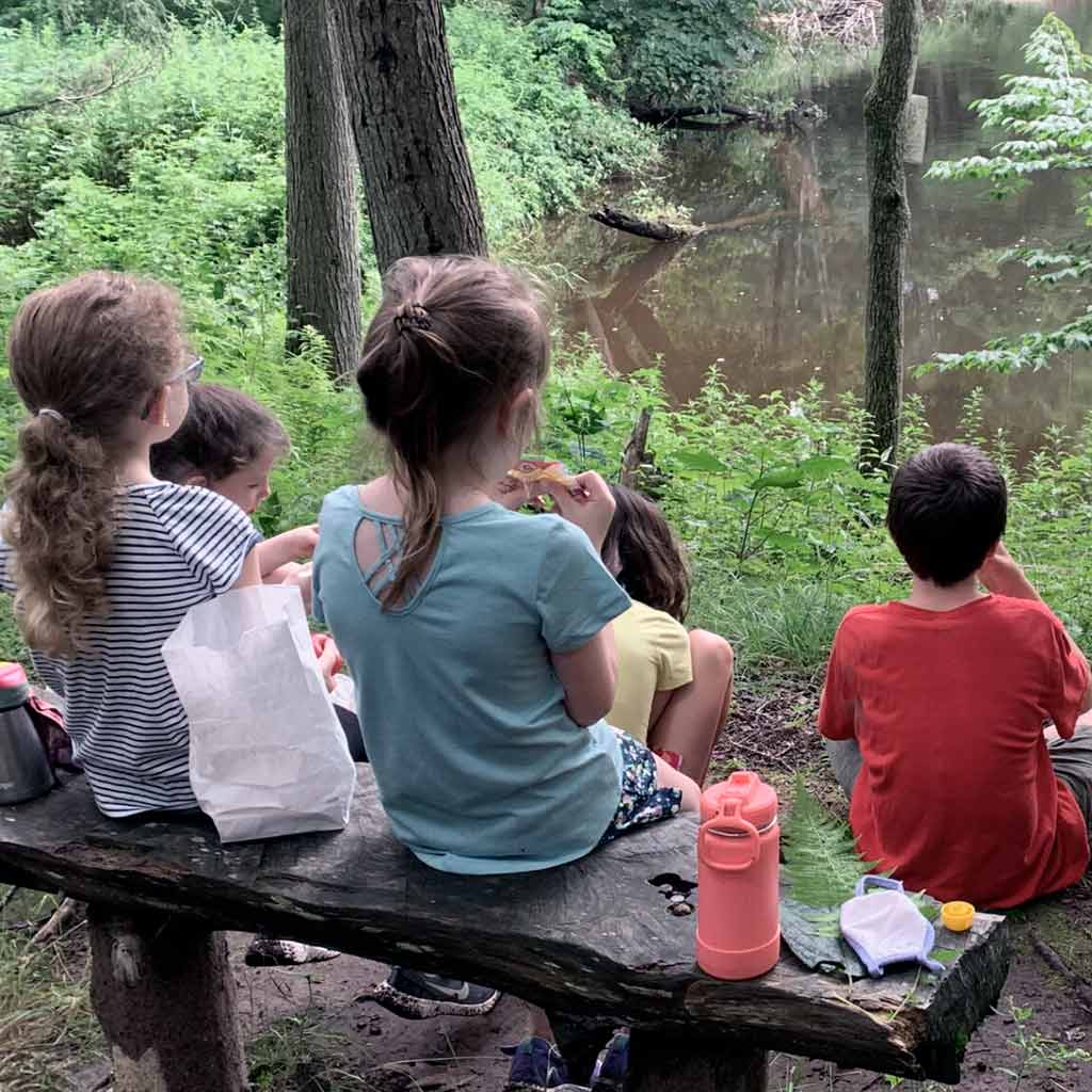 Normativa sobre literas en instalaciones juveniles y campamentos